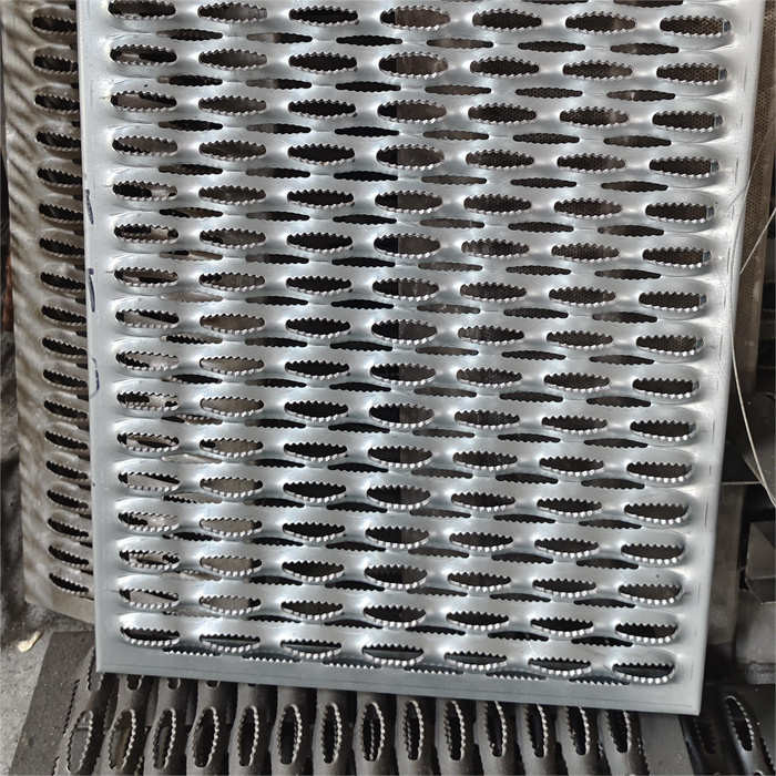 Crocodile Mouth Perforated Anti Skid Plate Sheets For Stair And Floor